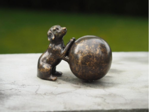 Saying goodbye with a beautiful decoration eliassen.co.uk 4