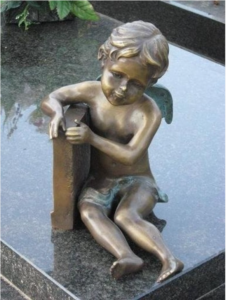 Saying goodbye with a beautiful decoration eliassen.co.uk 9