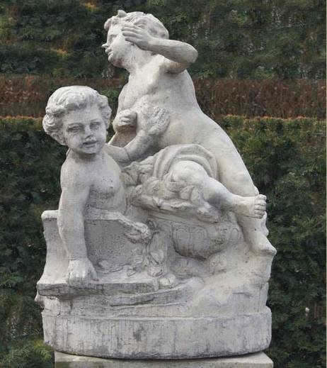 images Beeld klassiek 2 liggende Jongetjes 123cm - eliassen.nl