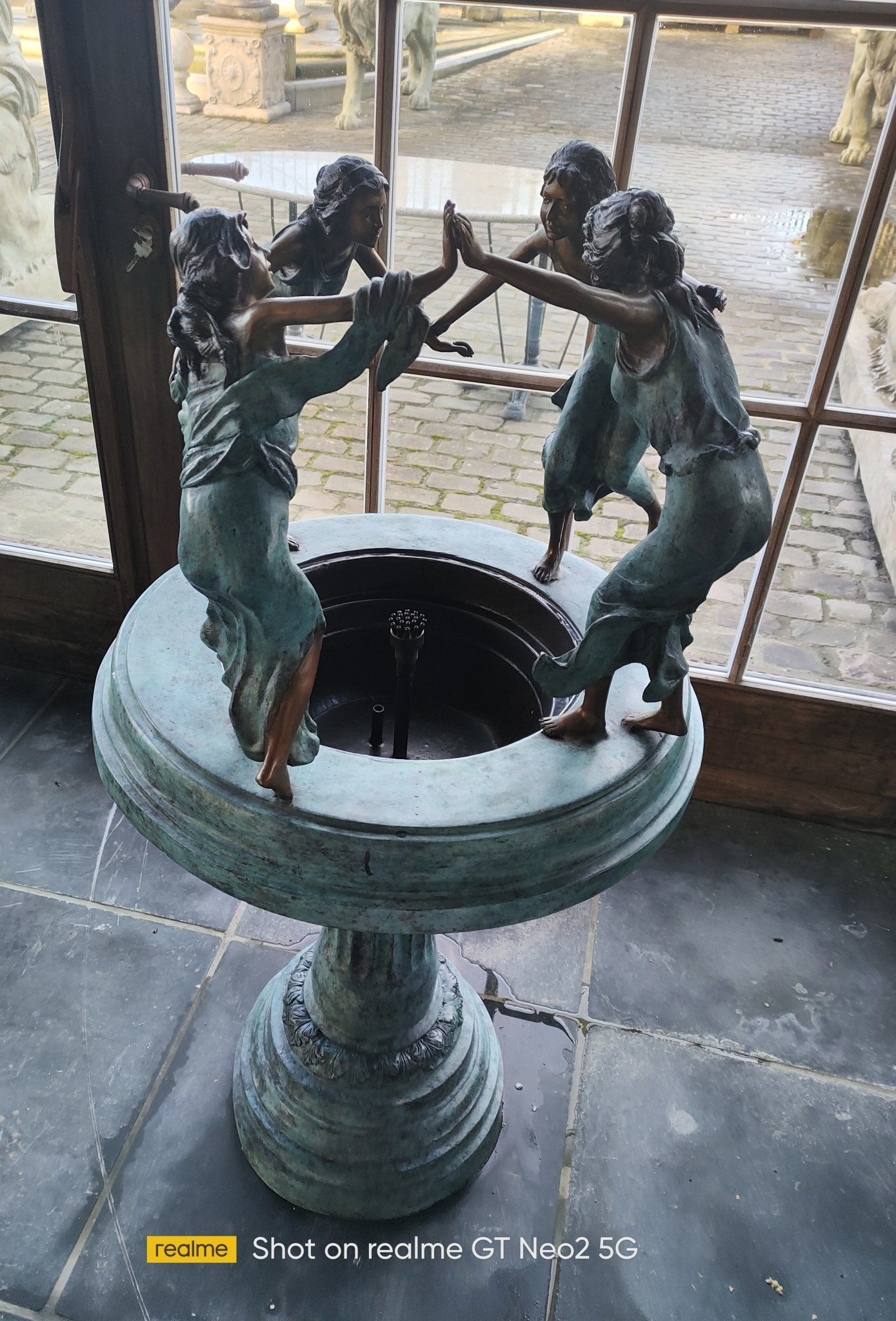 images bronzen fontein vrouwen - eliassen.nl