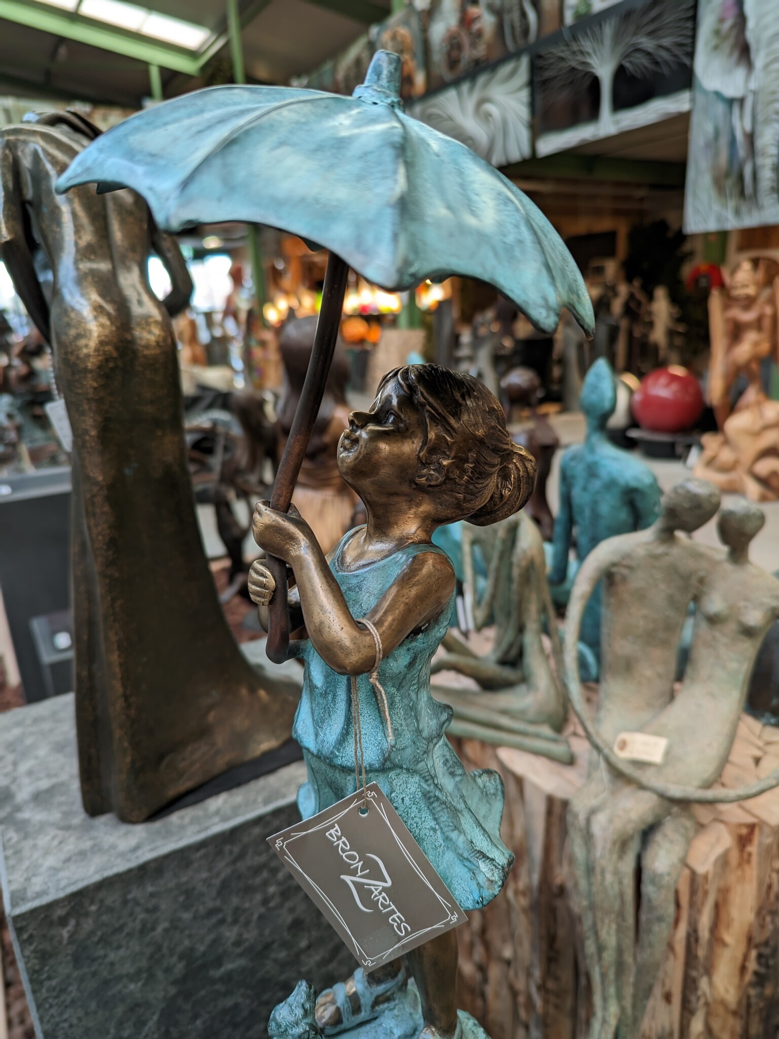 images Eliassen Beeld brons meisje onder paraplu eliassen.nl 1