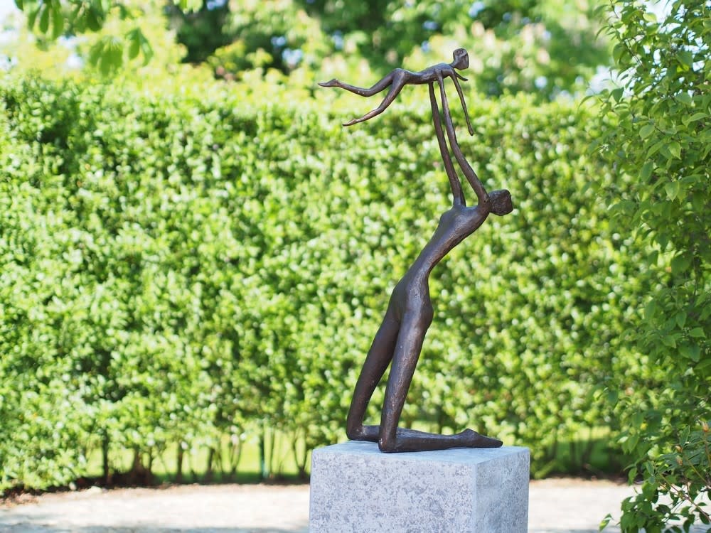 Eliassen Bronzen beeld Moeder en kind modern