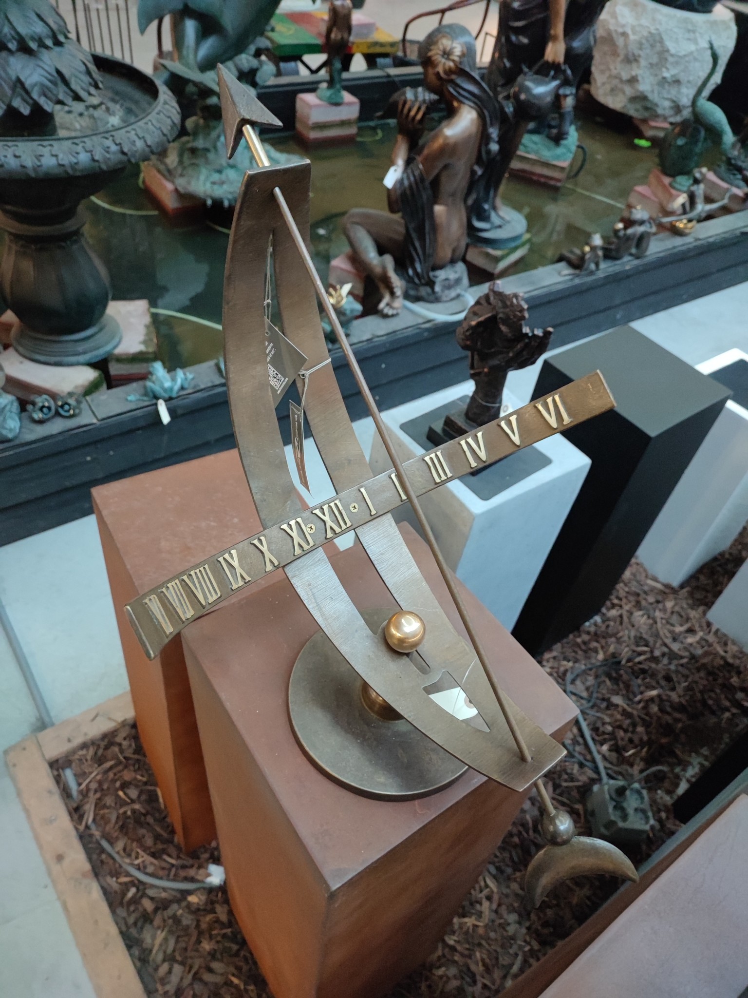 images Eliassen Zonnewijzer brons modern Ga0386 - Eliassen.nl