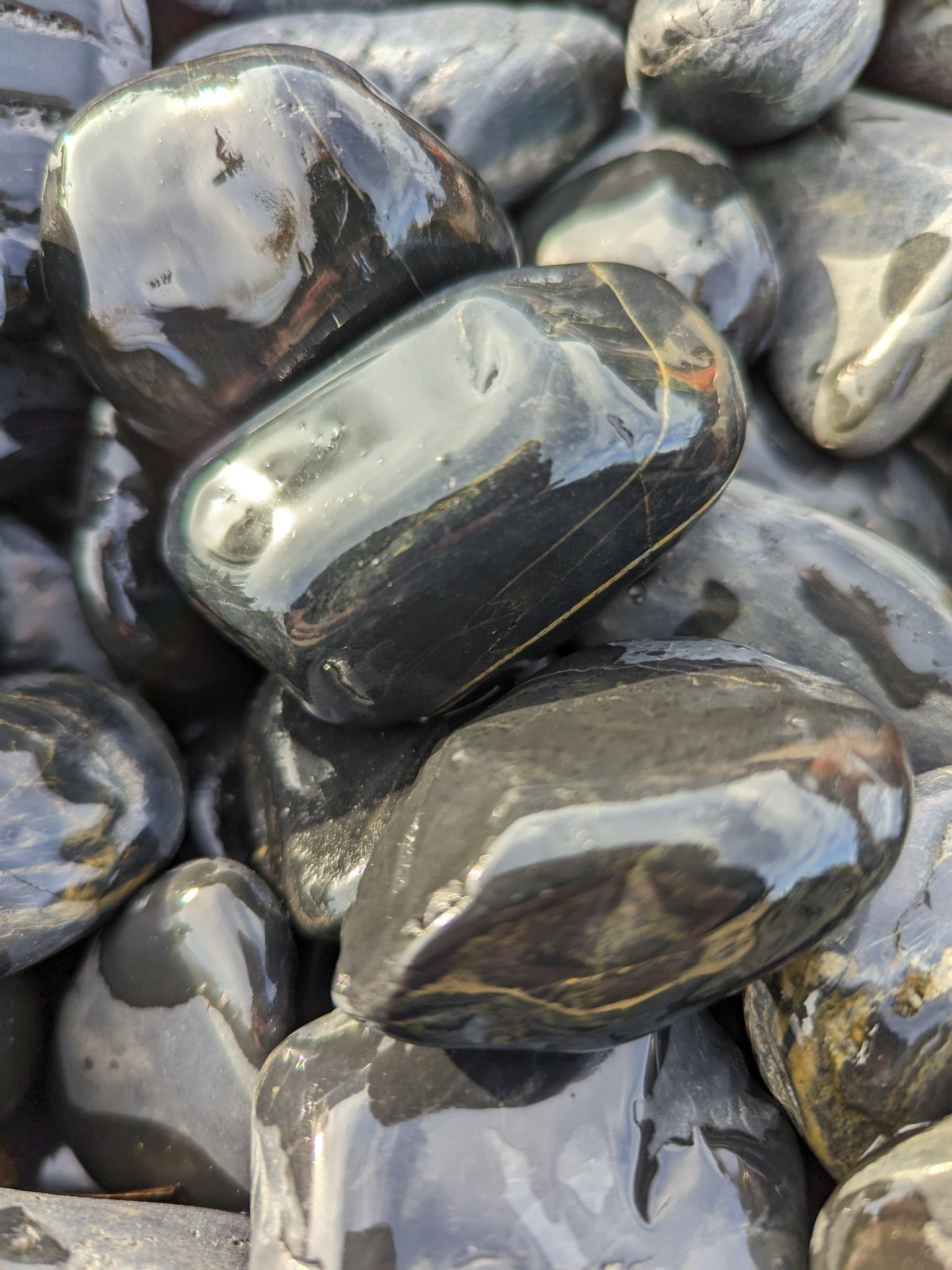 images Sierkeien zwart-grijs gepolijst 4-7cm 2kg uitgesorteerd eliassen.nl
