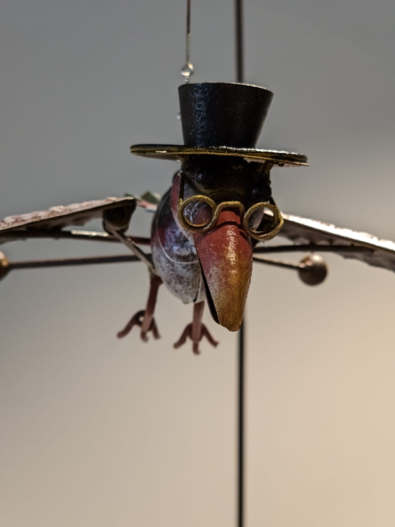 images Tuinsteker zwevend met hengel vliegende wijze uil met hoed 195cm eliassen.nl 3