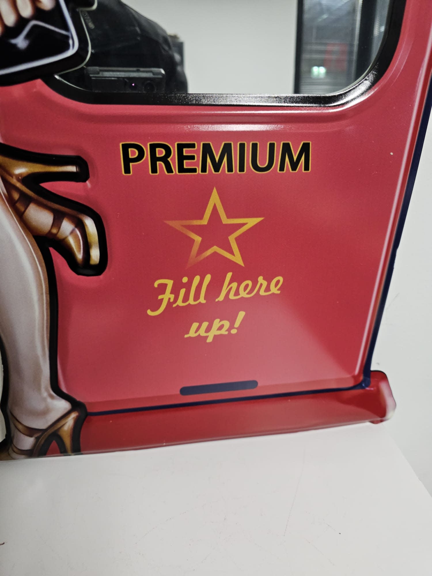 images Wanddecoratie Vintage Tankstation dame met spiegel 46x89cm eliassen.nl 3